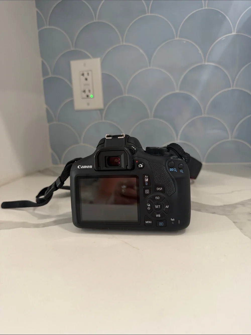 Canon compact dslr